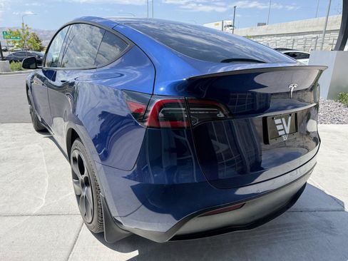 Used 2020 Tesla Model Y Long Range AWD/4WD image 6