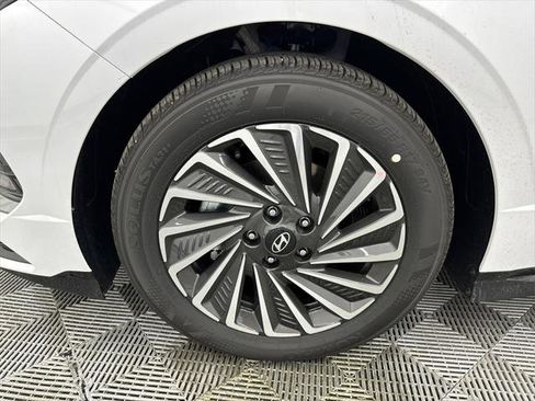 New 2025 Hyundai Sonata SEL image 12