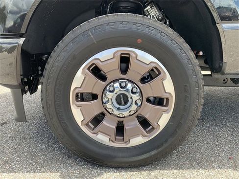 Used 2025 Ford F350 King Ranch w/ FX4 Off-Road Package image 10