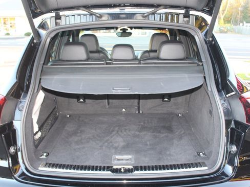 Used 2017 Porsche Cayenne Platinum Edition image 23