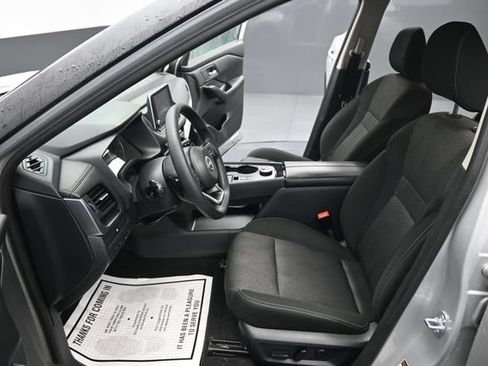 Used 2024 Nissan Rogue SV AWD/4WD image 12