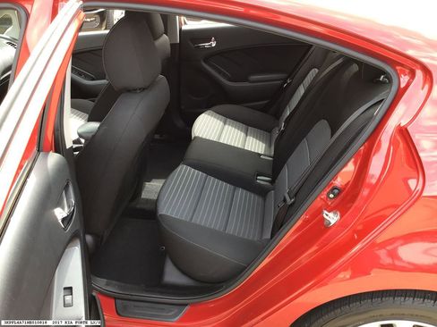 Used 2017 Kia Forte S w/ S Technology Package FWD image 9