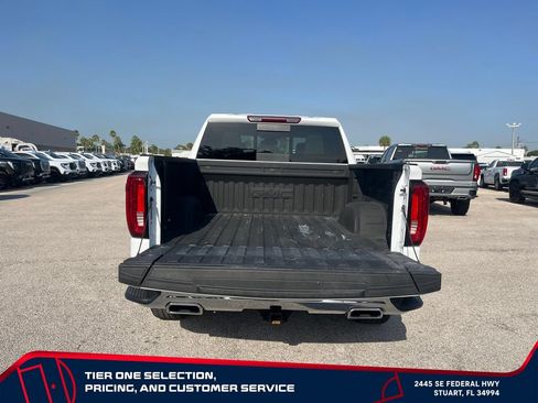 Used 2025 GMC Sierra 1500 SLT w/ SLT Premium Plus Package AWD/4WD image 16