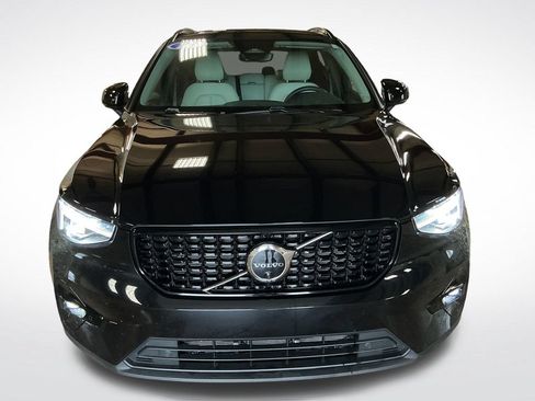 Certified 2023 Volvo XC40 B5 Plus w/ Protection Package Premier AWD/4WD image 9