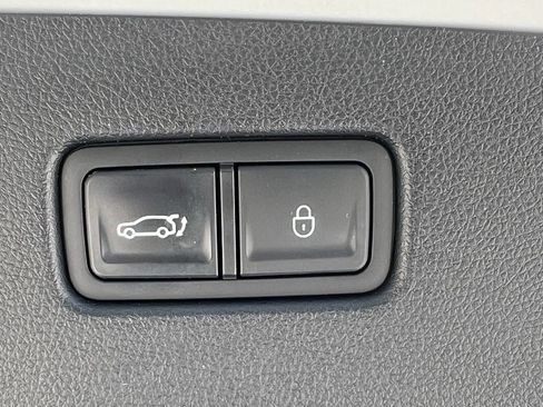 Used 2023 Genesis GV70 2.5T w/ Select Package AWD/4WD image 15