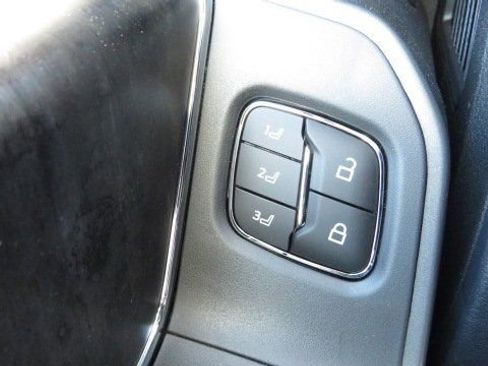 New 2026 Ford F350 Lariat w/ Black Appearance Package image 27