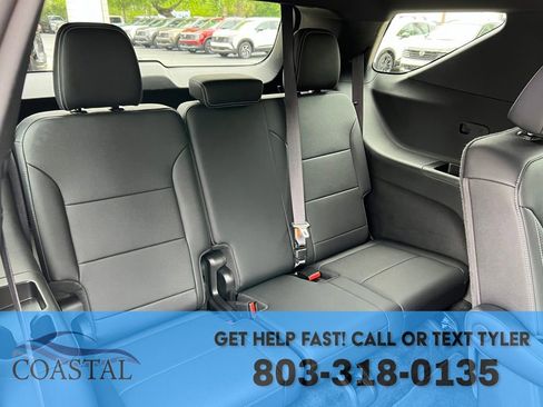 Used 2025 Chevrolet Traverse LT AWD/4WD image 27