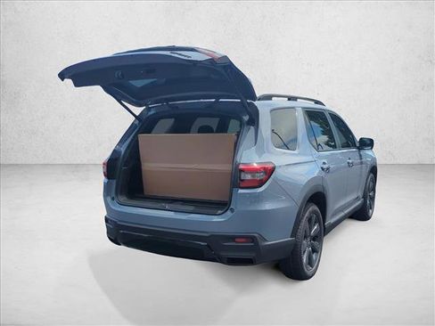 New 2026 Honda Pilot Sport image 2
