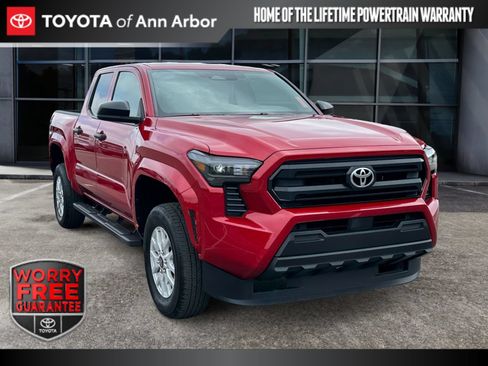 Used 2025 Toyota Tacoma SR AWD/4WD image 1