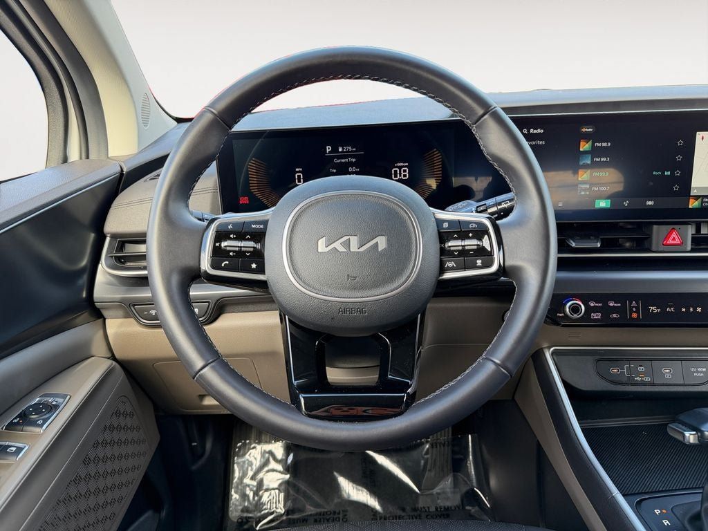 Used 2026 Kia Carnival FWD image 13