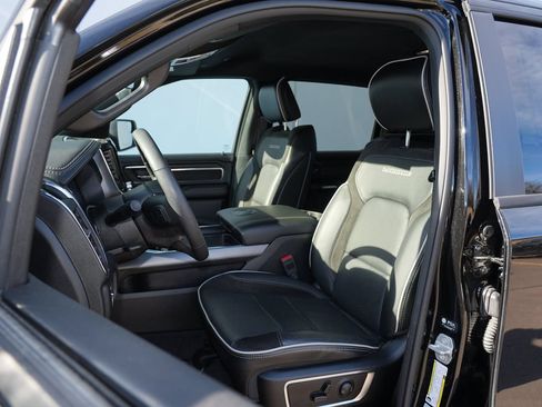 Used 2025 RAM 1500 Laramie AWD/4WD image 13