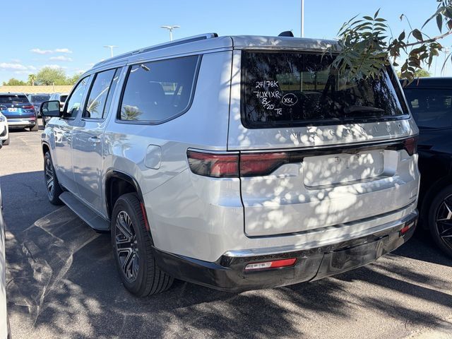 Used 2024 Jeep Wagoneer L Series II w/ Flexible Seating Group AWD/4WD image 4