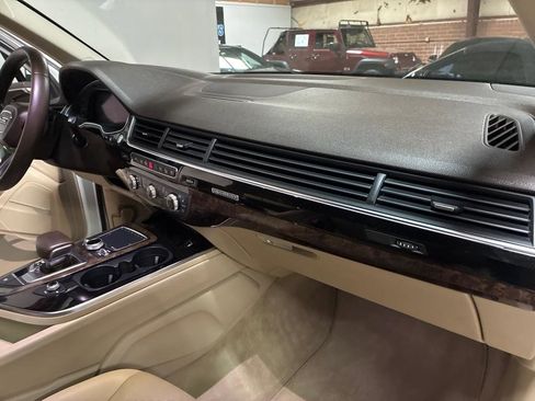 Used 2018 Audi Q7 3.0T Premium Plus w/ Premium Plus Package AWD/4WD image 27