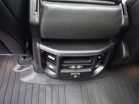 Used 2019 RAM 1500 Laramie image 25