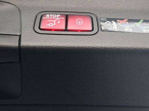 Used 2025 Mercedes-Benz GLS 450 4MATIC image 16