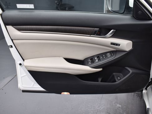 Used 2021 Honda Accord EX-L image 7