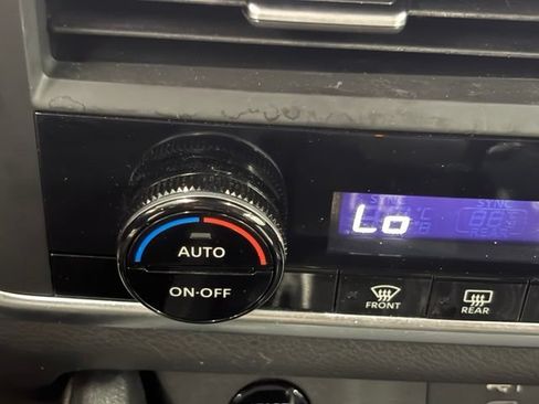 Used 2025 Nissan Rogue SV FWD image 26