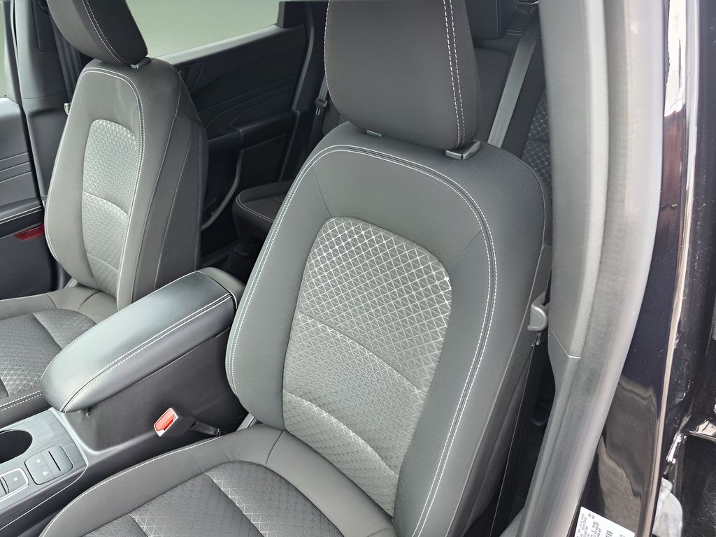 Certified 2024 Ford Escape Active AWD/4WD image 14
