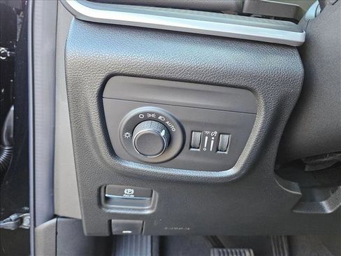 New 2025 Jeep Grand Cherokee Altitude image 17