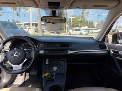 Used 2014 Lexus CT 200h FWD image 18