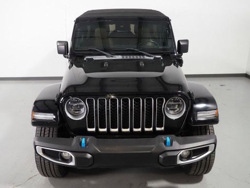 Used 2022 Jeep Wrangler Unlimited Sahara w/ Safety Group image 11