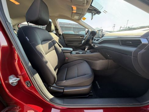 Used 2025 Nissan Altima 2.5 SV image 29