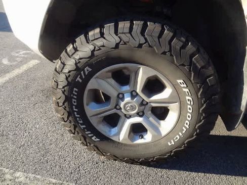 Used 2020 Toyota 4Runner SR5 Premium image 12