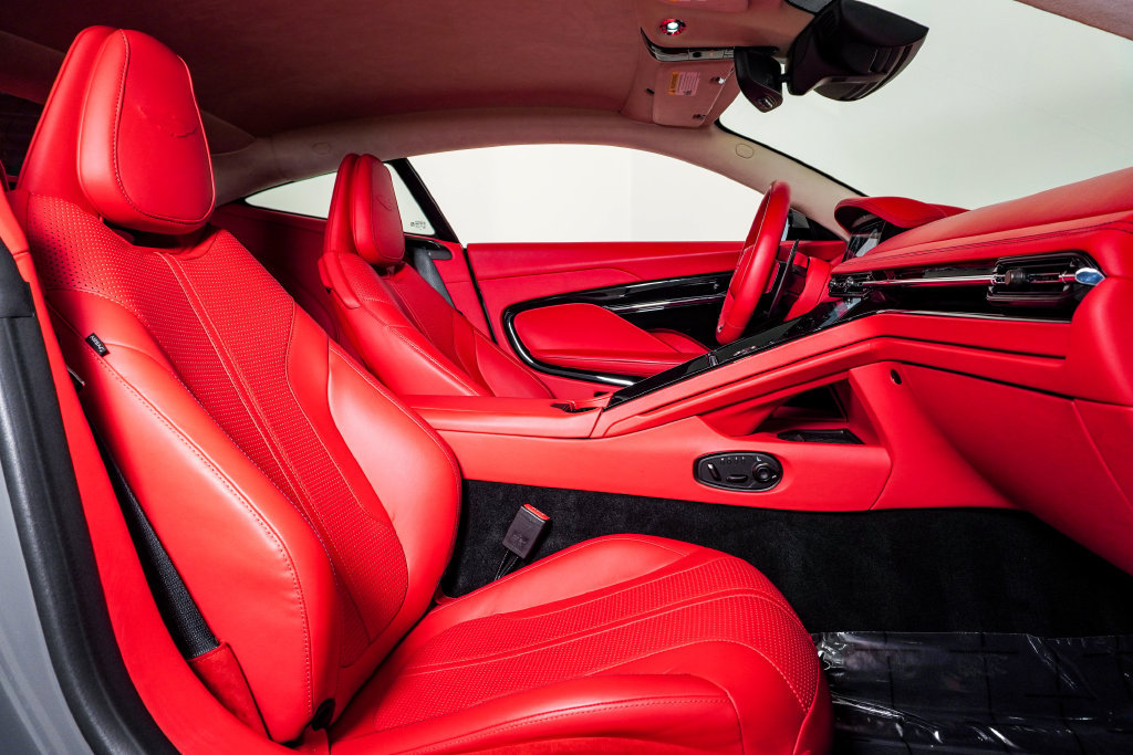 Used 2024 Aston Martin DB12 Coupe RWD image 18
