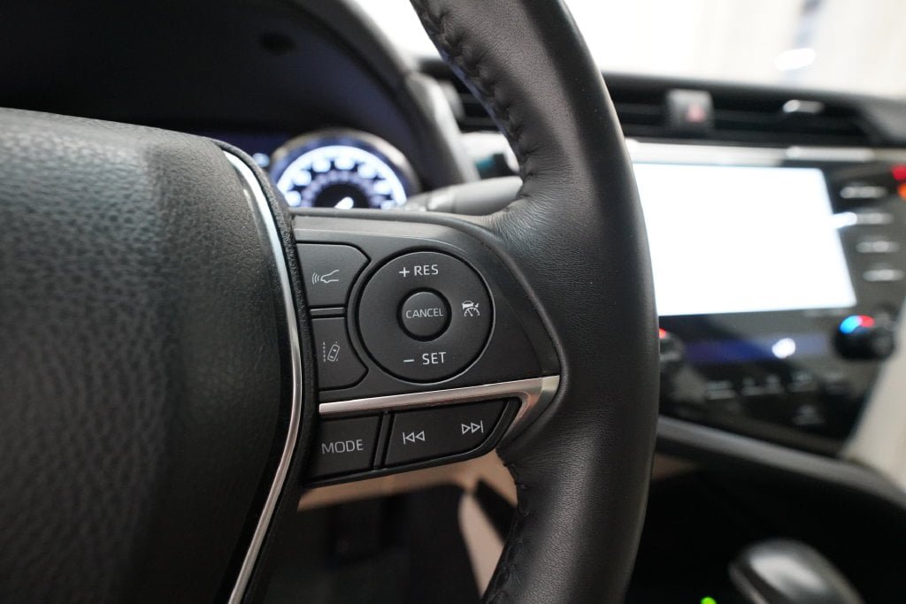 Used 2018 Toyota Camry XLE w/ Audio Package FWD image 18