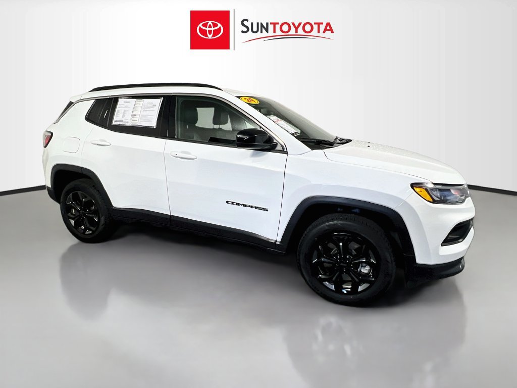 Used 2024 Jeep Compass Latitude AWD/4WD image 1