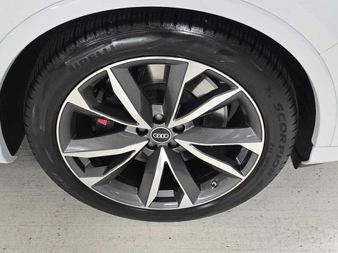 Used 2022 Audi SQ7 Prestige w/ Prestige Package AWD/4WD image 9