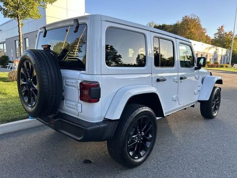 Used 2024 Jeep Wrangler Sahara image 8