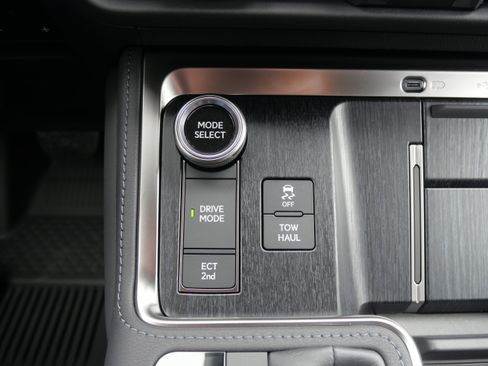 Used 2025 Lexus GX 550 image 31