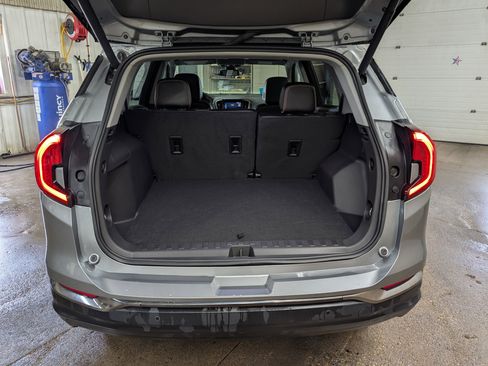 Used 2024 GMC Terrain AT4 w/ Tech Package AWD/4WD image 23