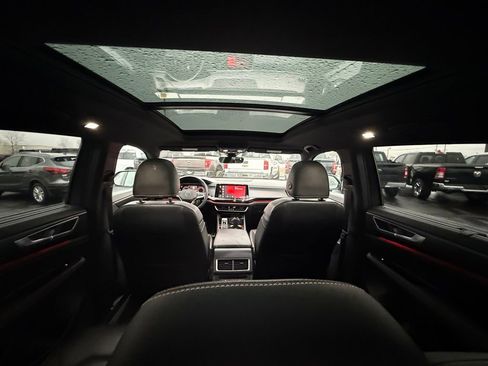 Used 2024 Volkswagen Atlas Cross Sport SEL R-Line image 22