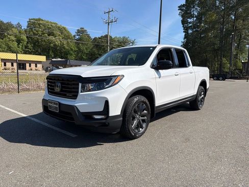 Certified 2023 Honda Ridgeline Sport image 2