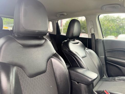 Used 2018 Jeep Compass Latitude w/ Popular Equipment Group AWD/4WD image 55