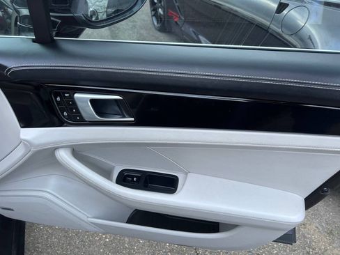 Used 2019 Porsche Panamera 4S AWD/4WD image 36