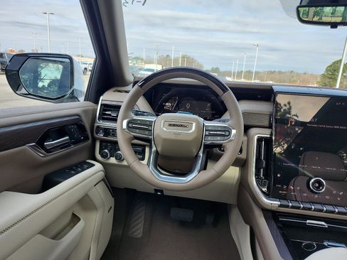 New 2026 GMC Yukon XL Denali w/ Denali Reserve Package image 12