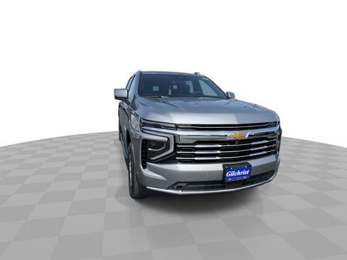 New 2026 Chevrolet Suburban LT w/ Comfort Package AWD/4WD image 2