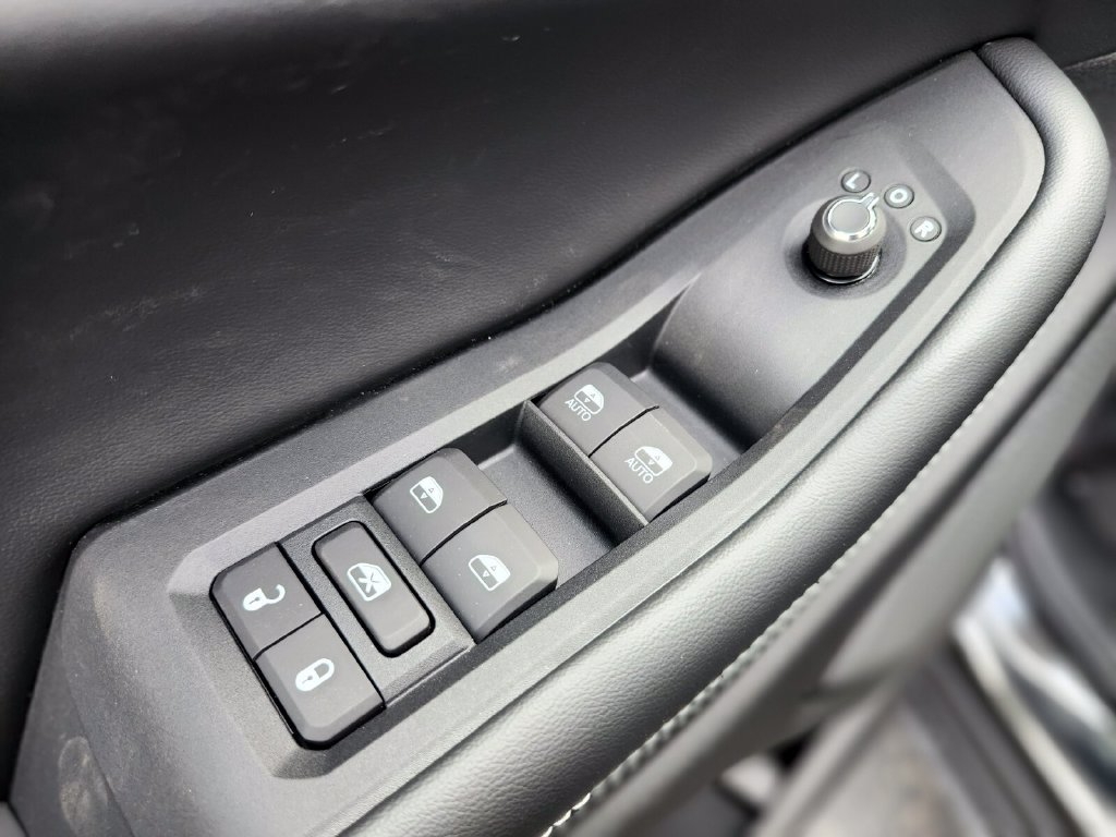 New 2026 Jeep Grand Cherokee Altitude AWD/4WD image 17