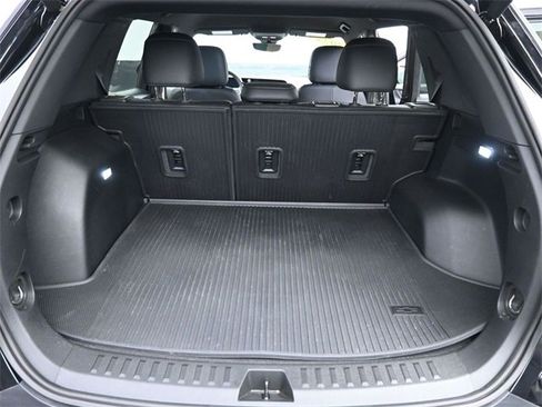 Used 2025 Chevrolet Equinox ACTIV w/ Safety and Technology Package image 14