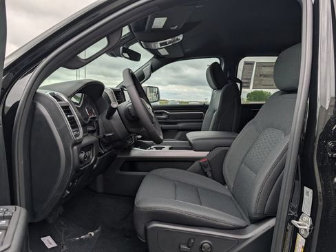 New 2026 RAM 1500 Big Horn AWD/4WD image 5