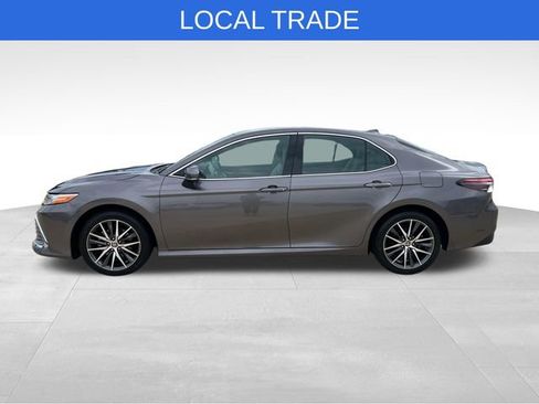Used 2023 Toyota Camry XLE w/ Cold Weather Package FWD image 3