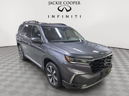 Used 2024 Honda Pilot Elite image 3