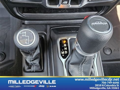 New 2025 Jeep Gladiator Sport image 21