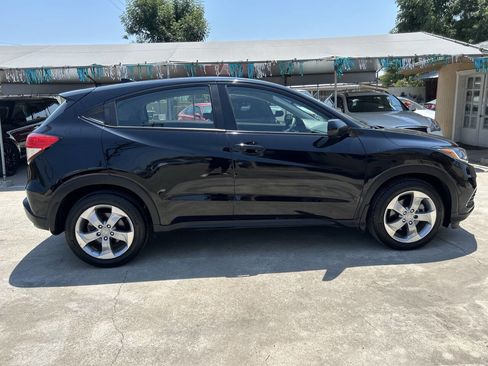 Used 2020 Honda HR-V LX image 6