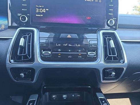 Used 2022 Kia Sorento SX Prestige image 18