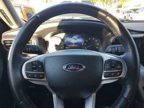 Certified 2023 Ford Explorer XLT image 16