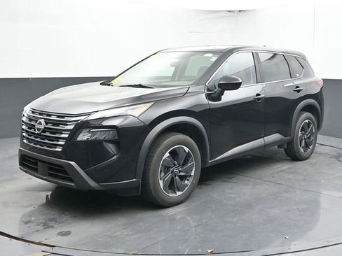 Used 2025 Nissan Rogue SV FWD image 6